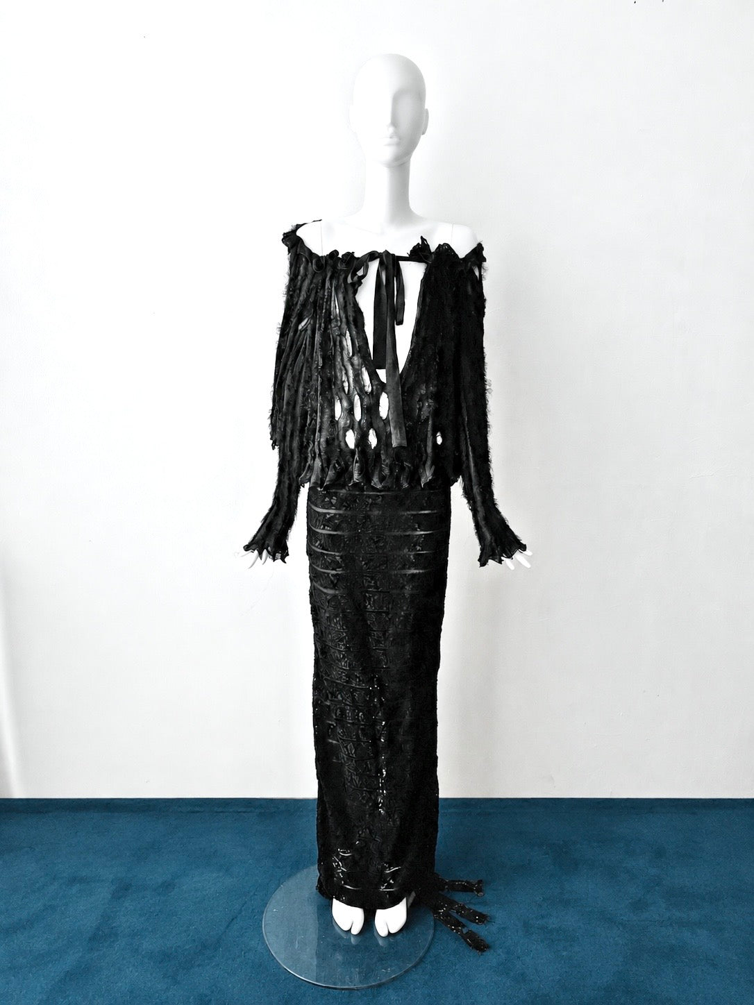 Yves Saint Laurent by Tom Ford FW2002 runway ensemble